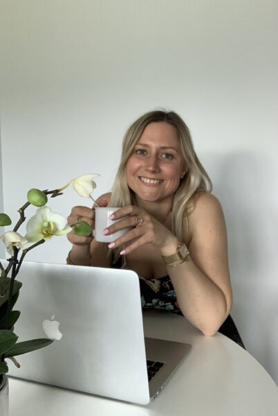 Charlotte est entrepreneure dans les Ressources Humaines