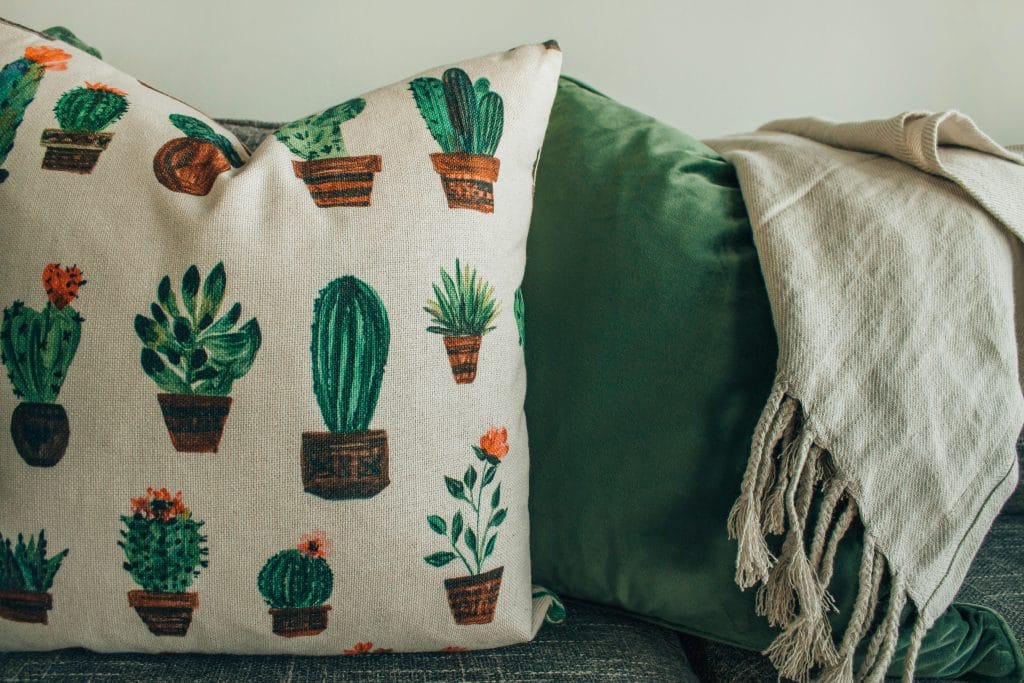 marché concurrentiel décoration plante coussin